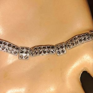 Beautiful  solid 10k gold bracelet .